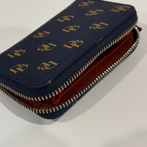 Dooney & Bourke Womens Purse